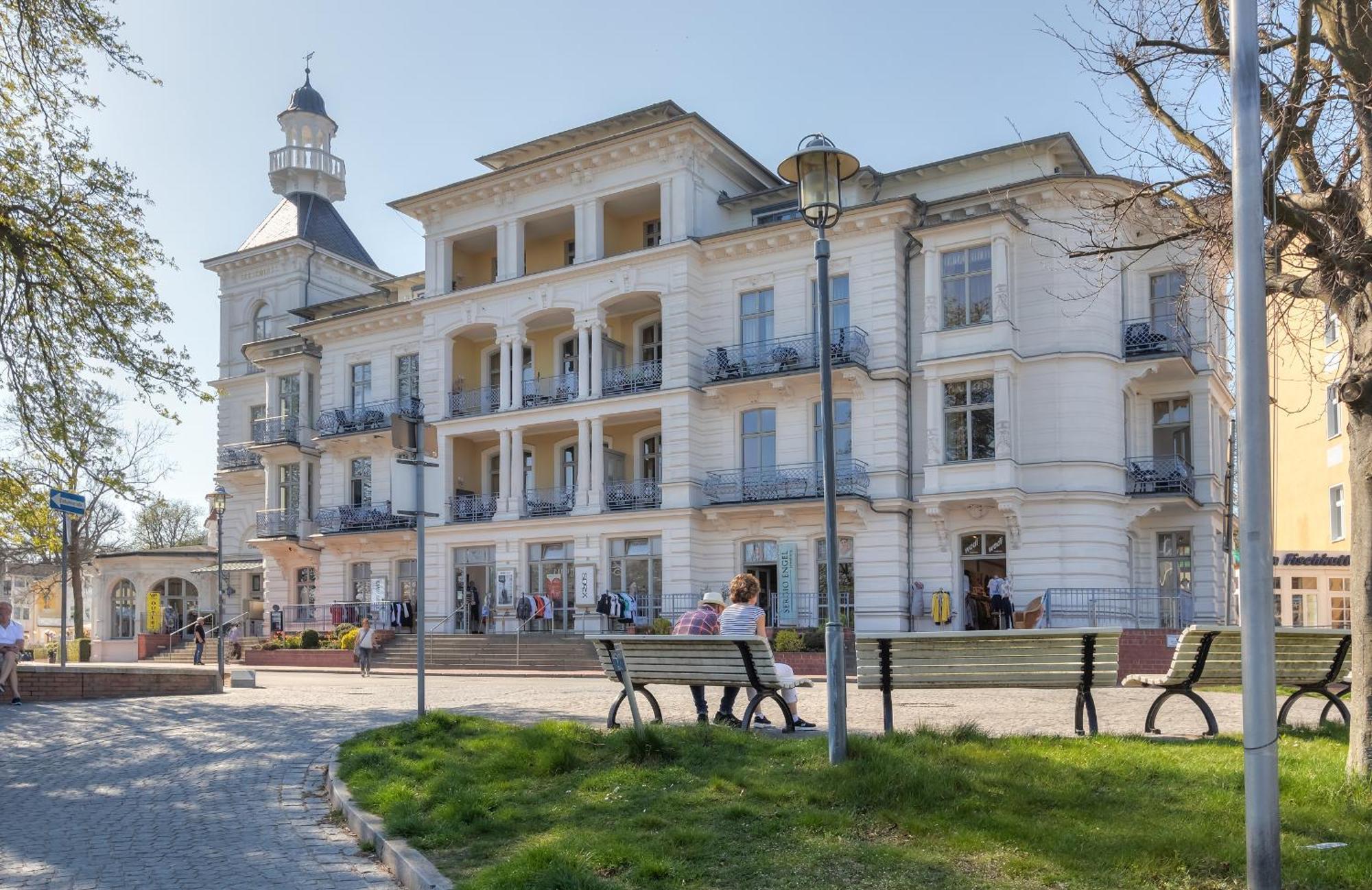 Villa Seeschloss Heringsdorf  Buitenkant foto
